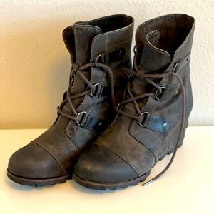 SOREL boots, size 8.5. Waterproof, full grain brown/black leather.